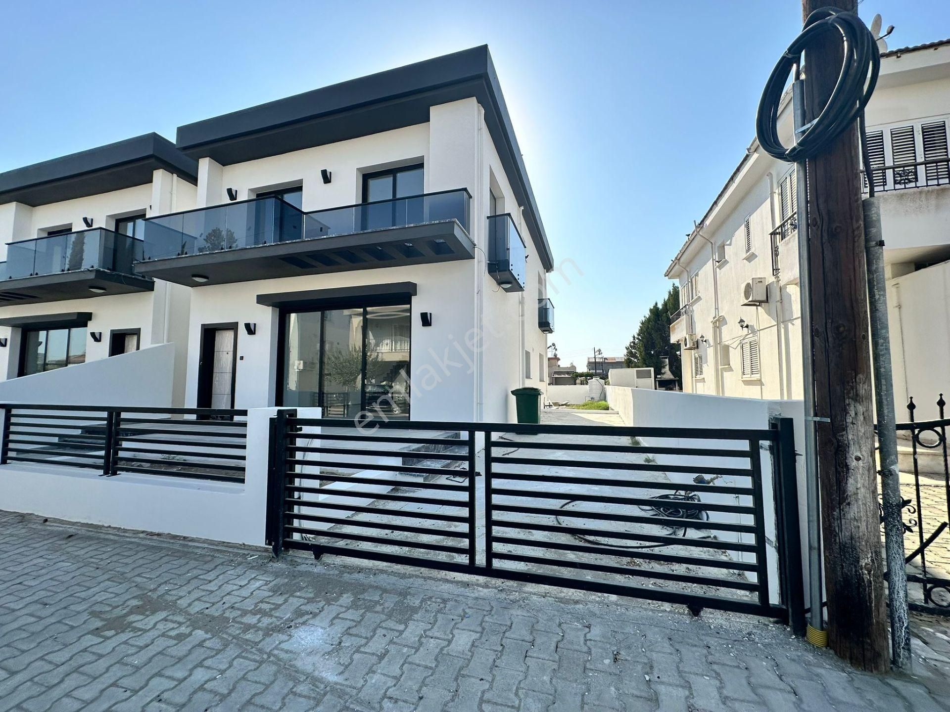 Gönyeli Satılık Tam Müstakil 4+1 Türk Malı Villa