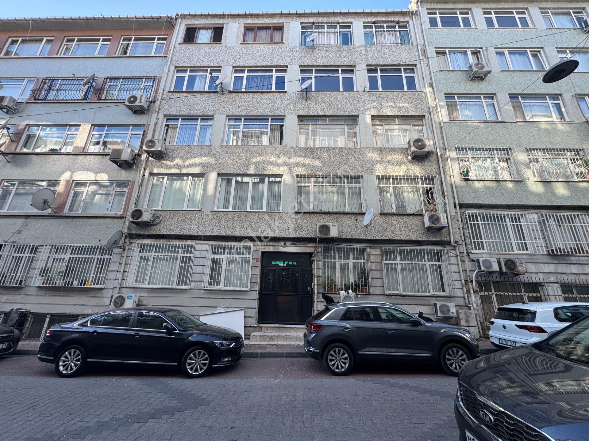 Turyap' Tan Fatih Hıstorıa Avm Arkasında Ara Kat 3+1+hol Kiralık Daire