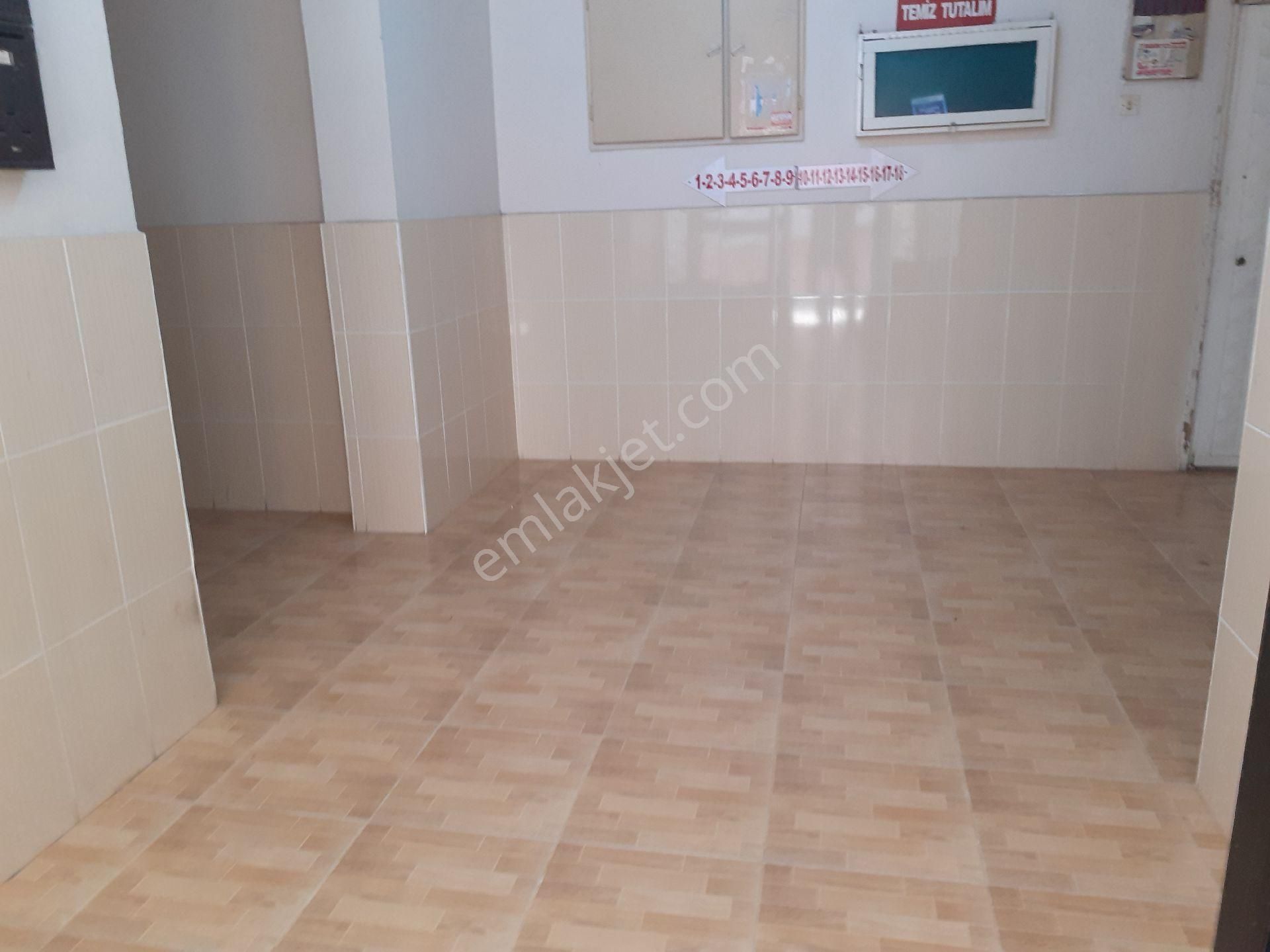 Satlık Daire Mavi Bulvara Bir Parsel İçerde Salı Pazarı Yanı Kat 3 Direk Hasarsız G B K Cepeli 3+1 - Görsel 10