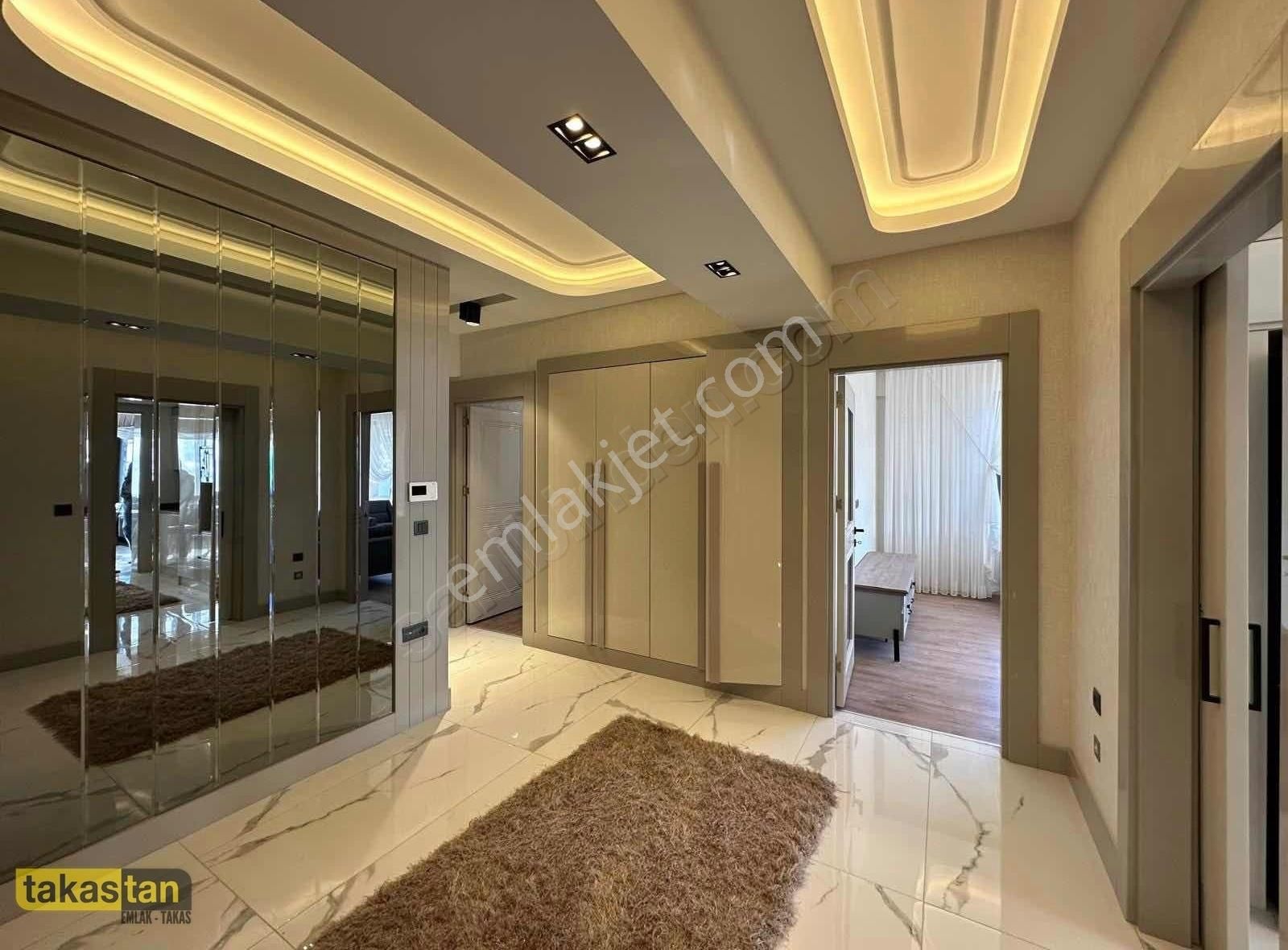 Fıstıklık Merkezi Lokasyonda Ultra Lüx Geniş Oturumlu 3+1 Daire - Görsel 7