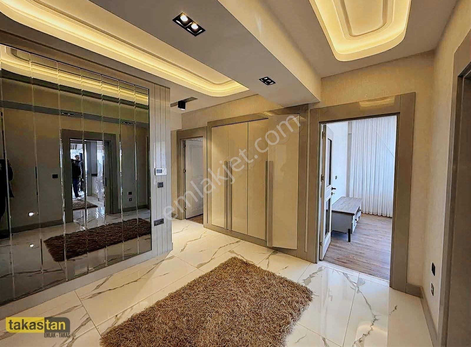 Fıstıklık Merkezi Lokasyonda Ultra Lüx Geniş Oturumlu 3+1 Daire - Görsel 8