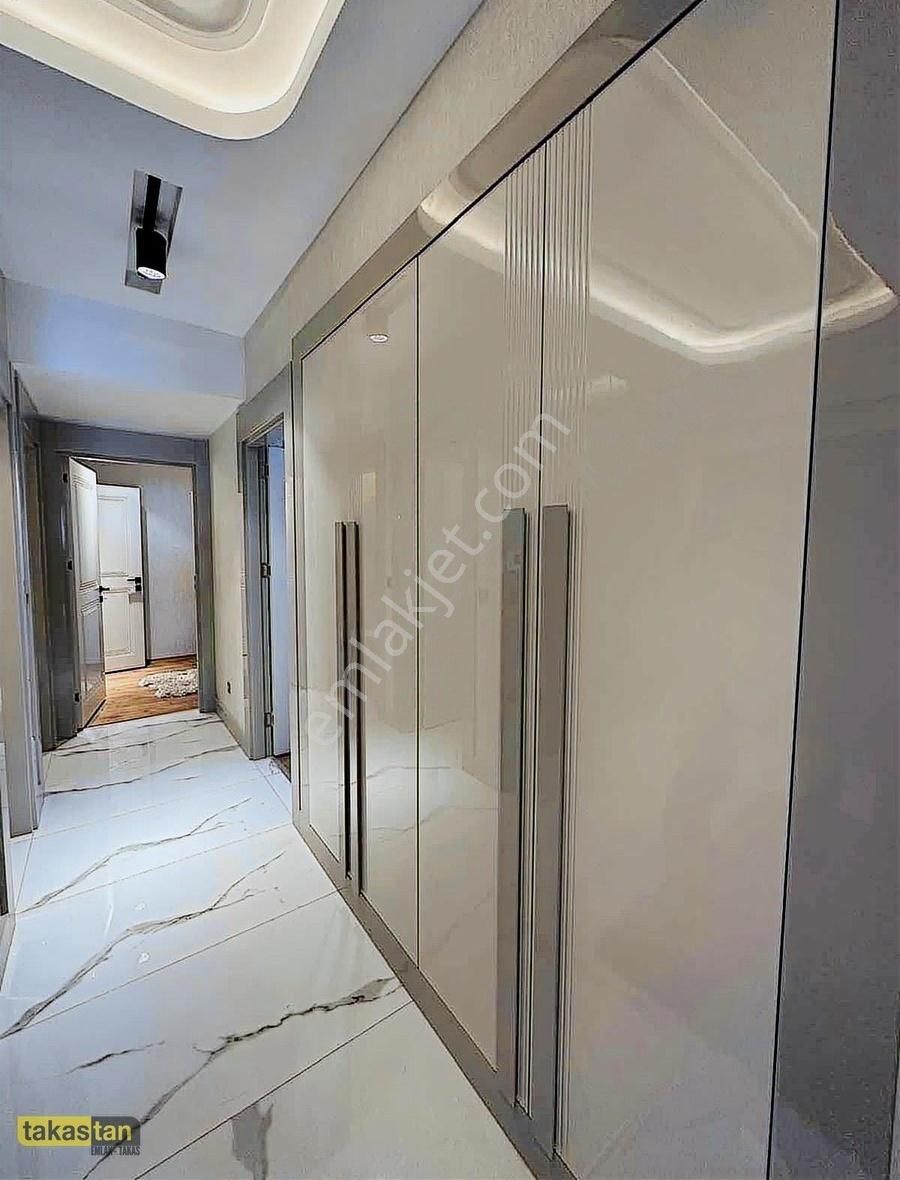 Fıstıklık Merkezi Lokasyonda Ultra Lüx Geniş Oturumlu 3+1 Daire - Görsel 9