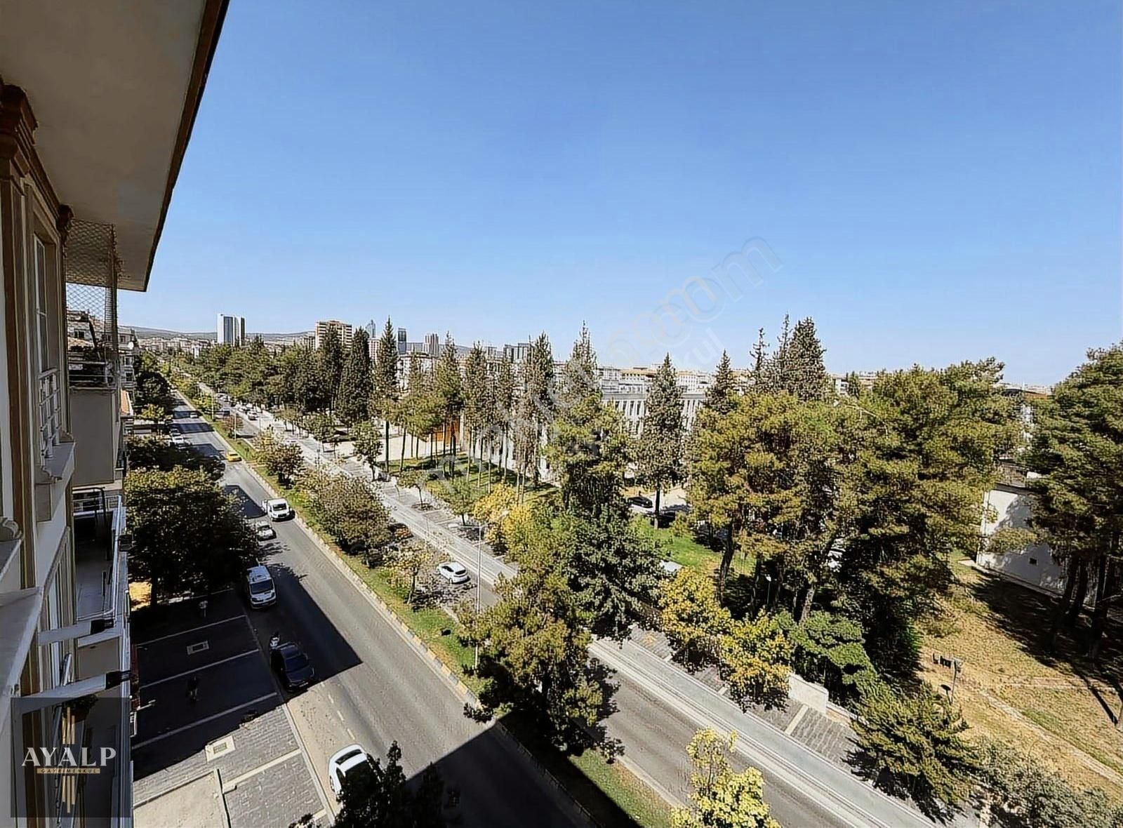 Ayalp'ten Emek 'te Yeni Valilik Karşısı Arakat Kiralık 3+1