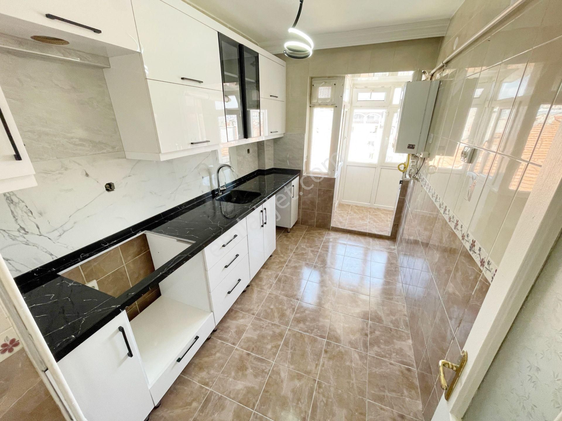Tepebaşı Mah. Merkezi Konum Full Yapılı Katta 3+1 Satılık Daire