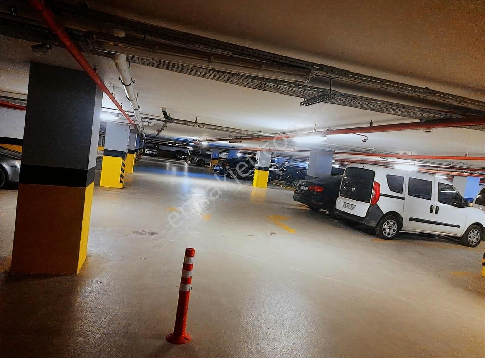 Cennet Koru Sitesinde Deniz Ve Göl Manzaralı Daire