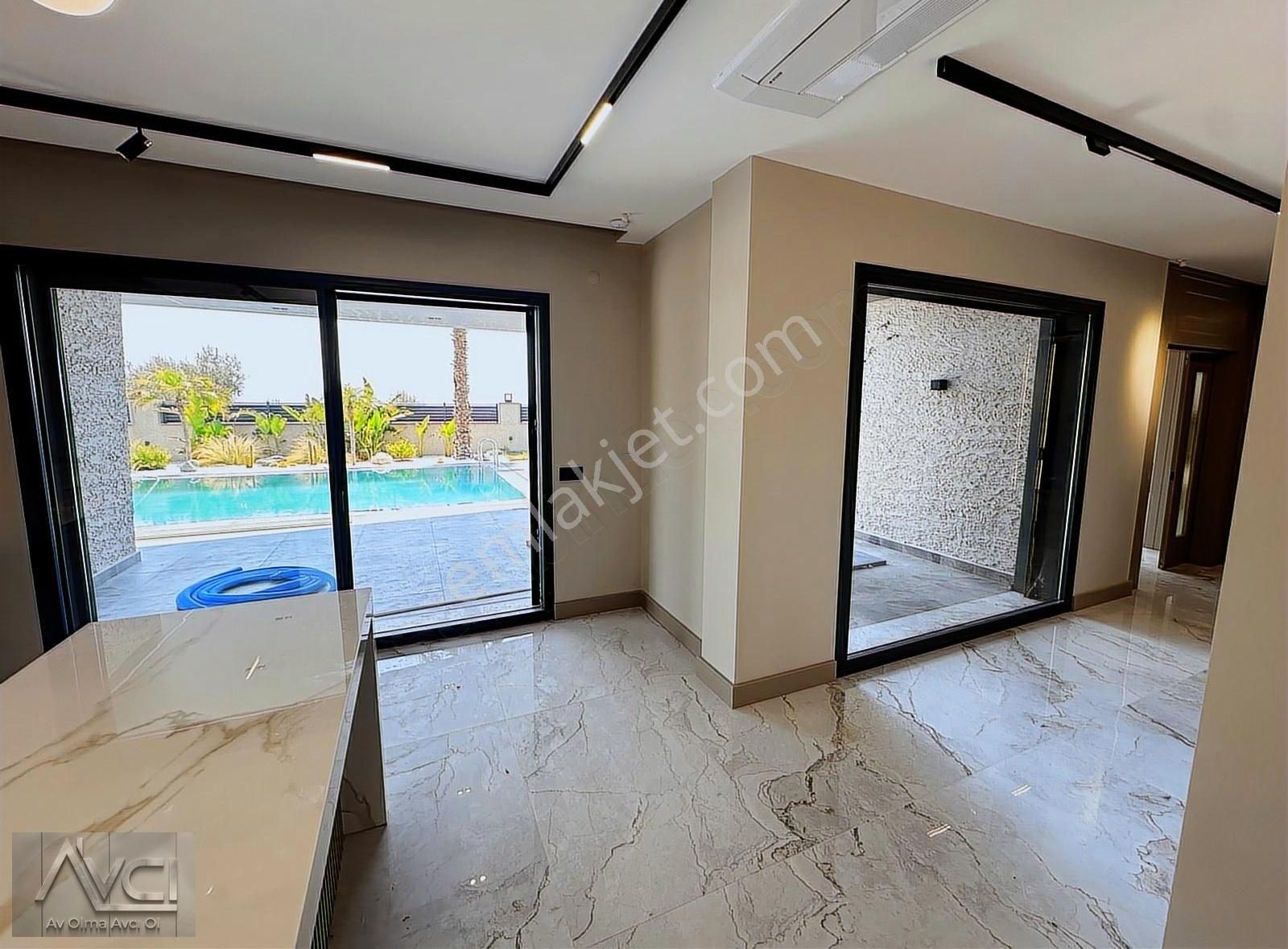 Avcı'dan Altınoluk Göz Alıcı Mimari Havuzlu Lüks 6+1 Villa - Görsel 31