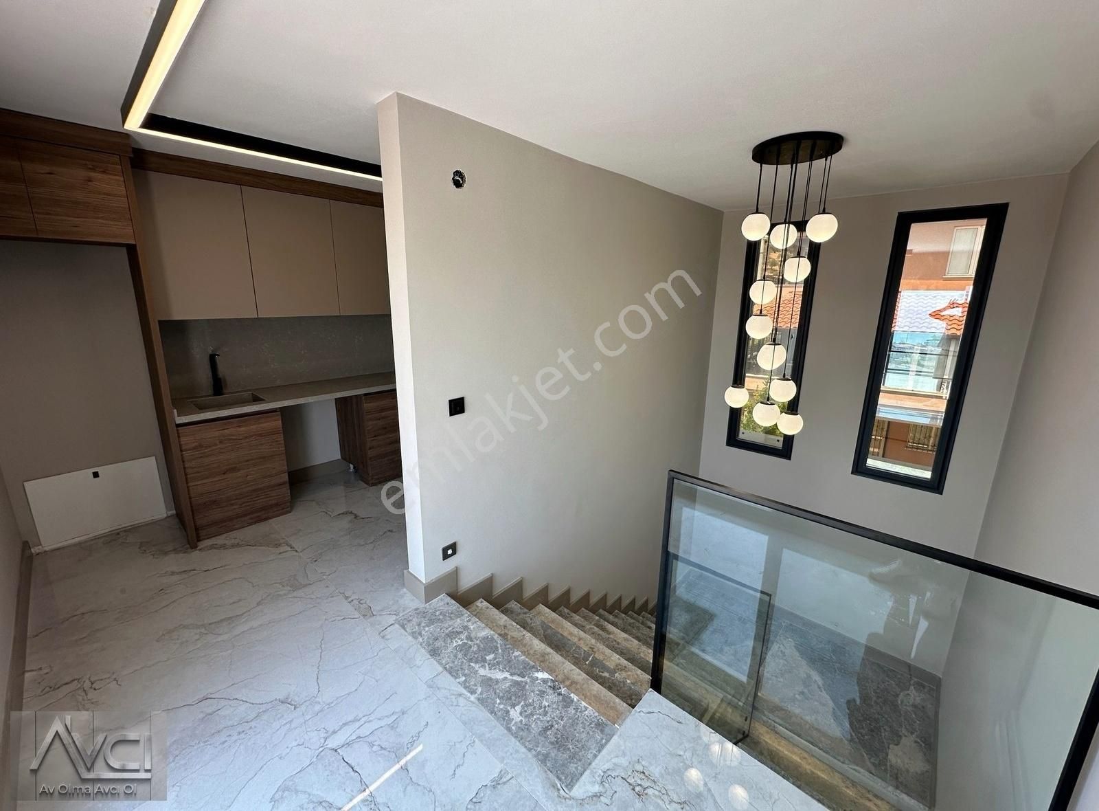 Avcı'dan Altınoluk Göz Alıcı Mimari Havuzlu Lüks 6+1 Villa - Görsel 21