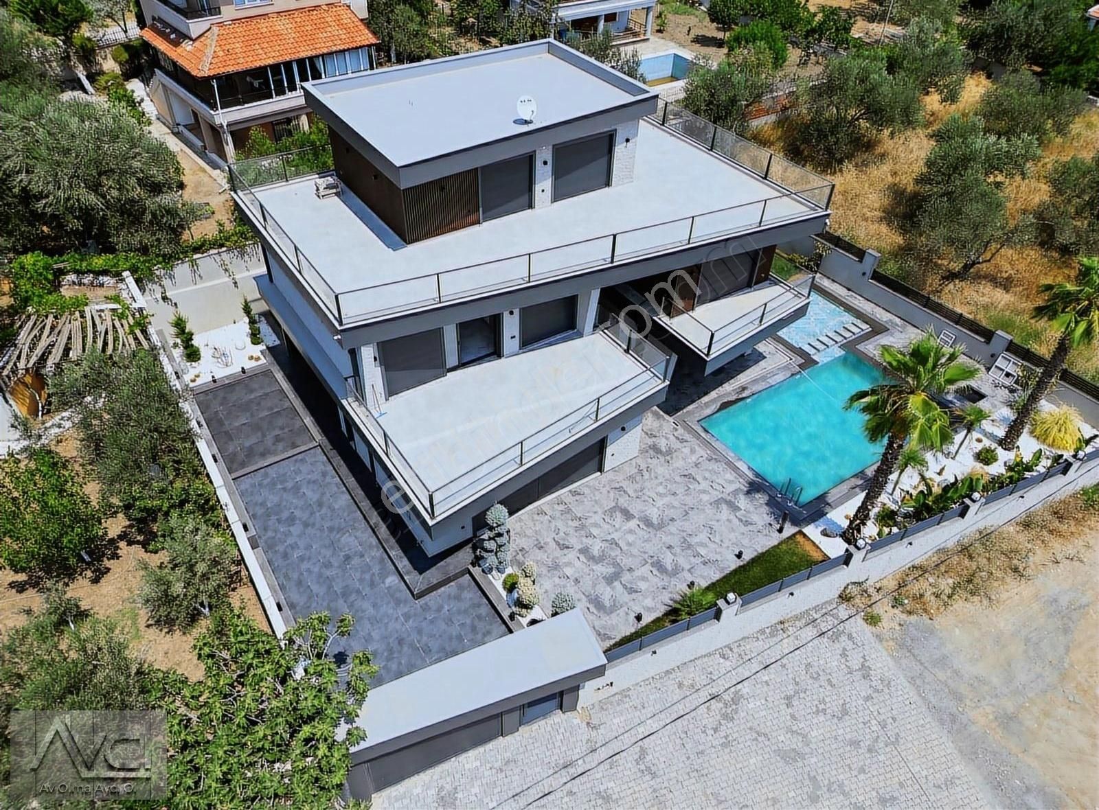 Avcı'dan Altınoluk Göz Alıcı Mimari Havuzlu Lüks 6+1 Villa - Görsel 32