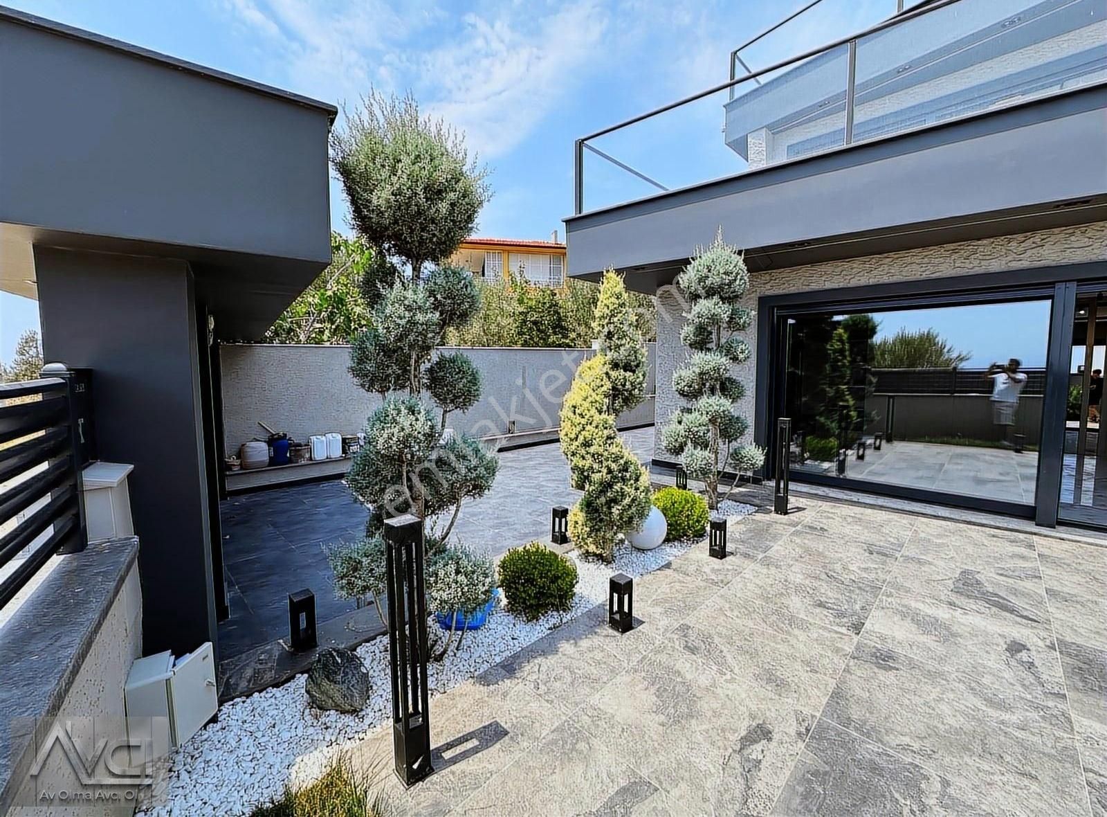 Avcı'dan Altınoluk Göz Alıcı Mimari Havuzlu Lüks 6+1 Villa - Görsel 27