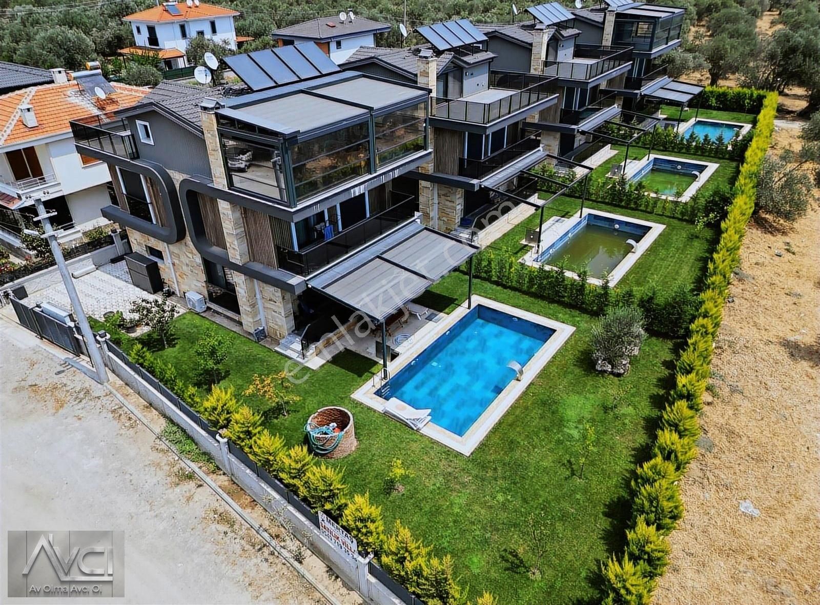Avcı'dan Altınoluk Denize 50mt Havuzlu Lüks Tripleks 5+1 Villa