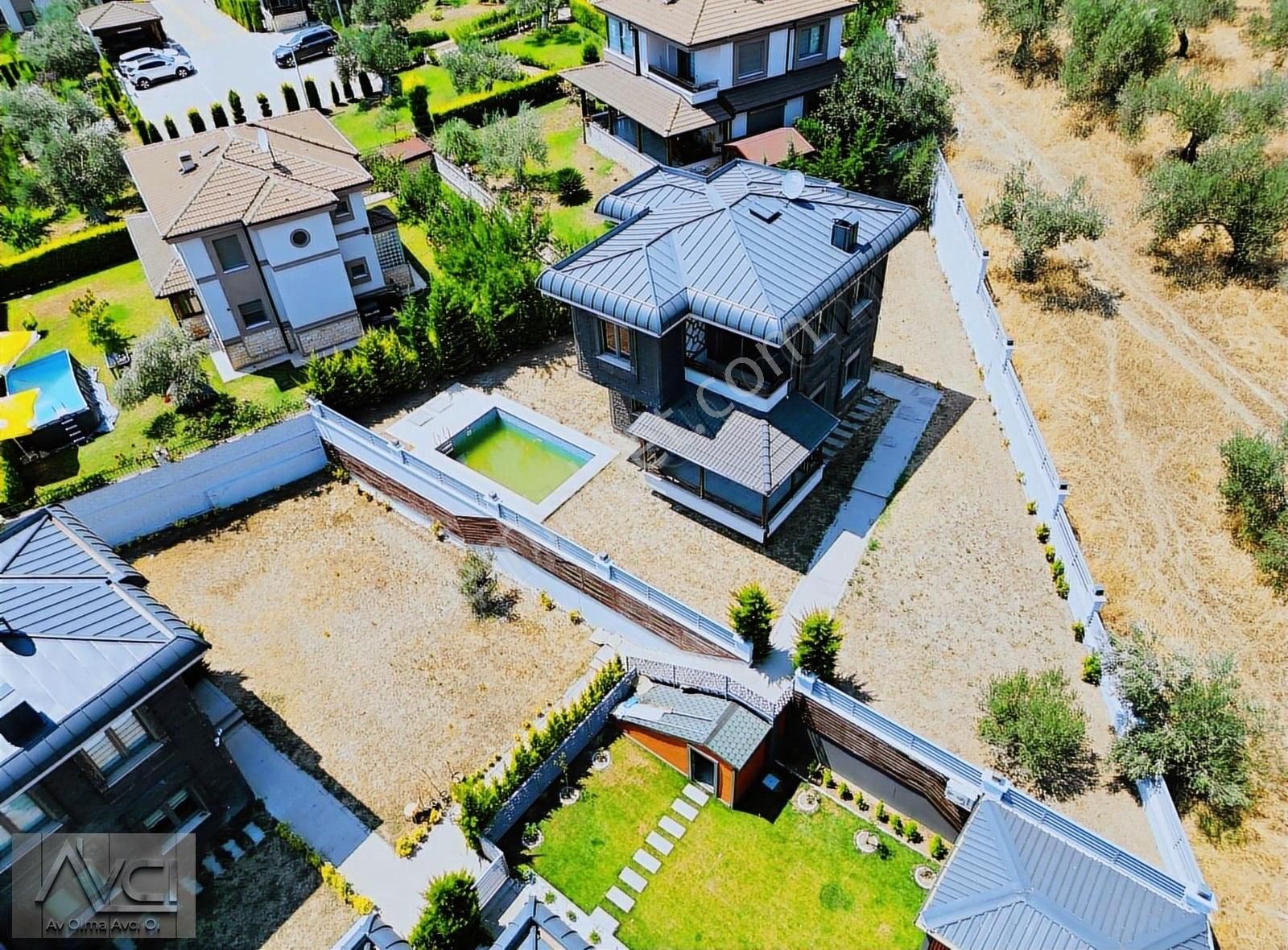 Avcı'dan Altınoluk 600m2 Arsa Manzaralı Müstakil Havuzlu Villa - Görsel 3