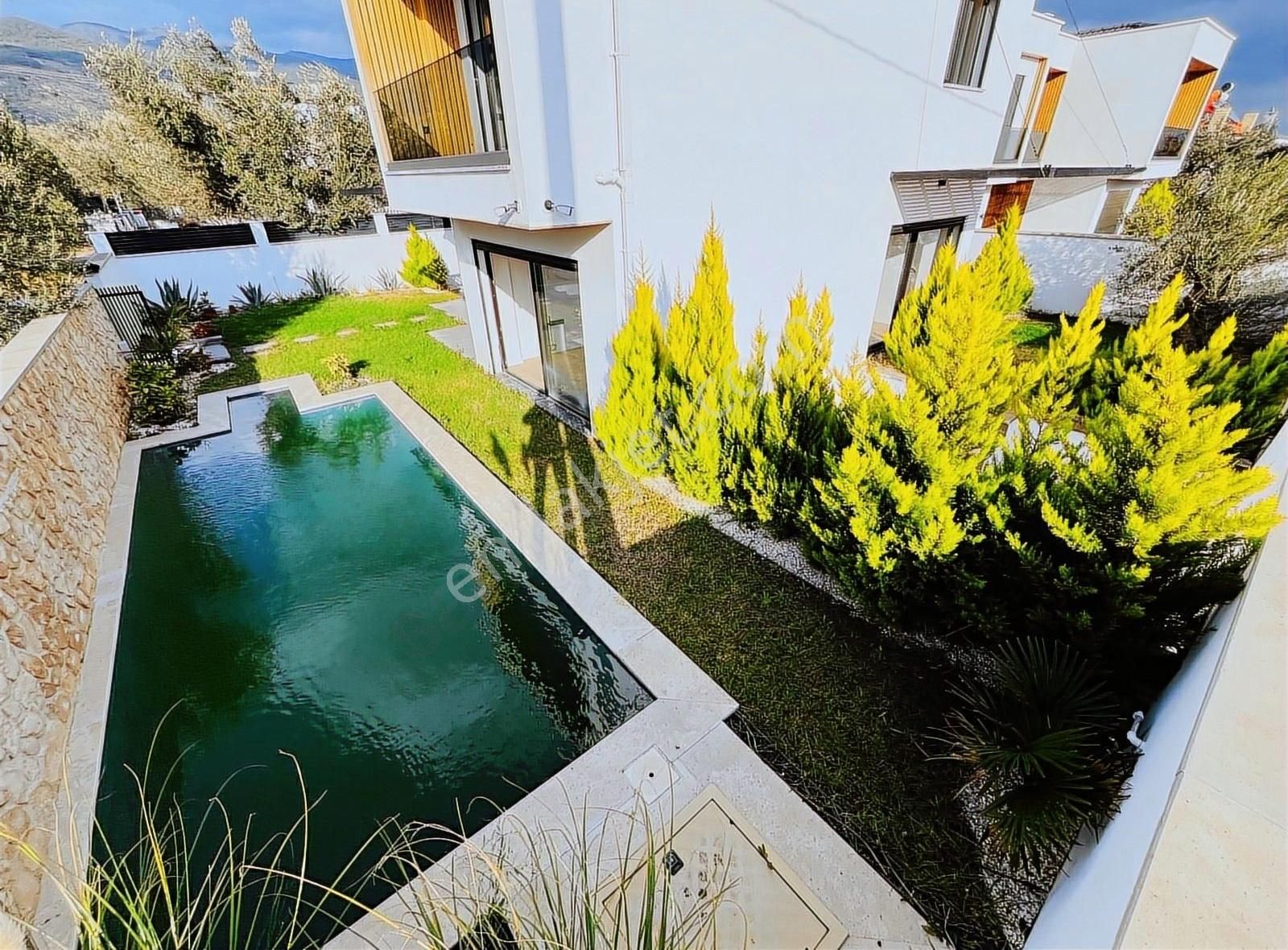 Gürede Lüks, Tam Müstakil Villa 5+2 Havuzlu Saunalı 300m2 Bahçe - Görsel 33