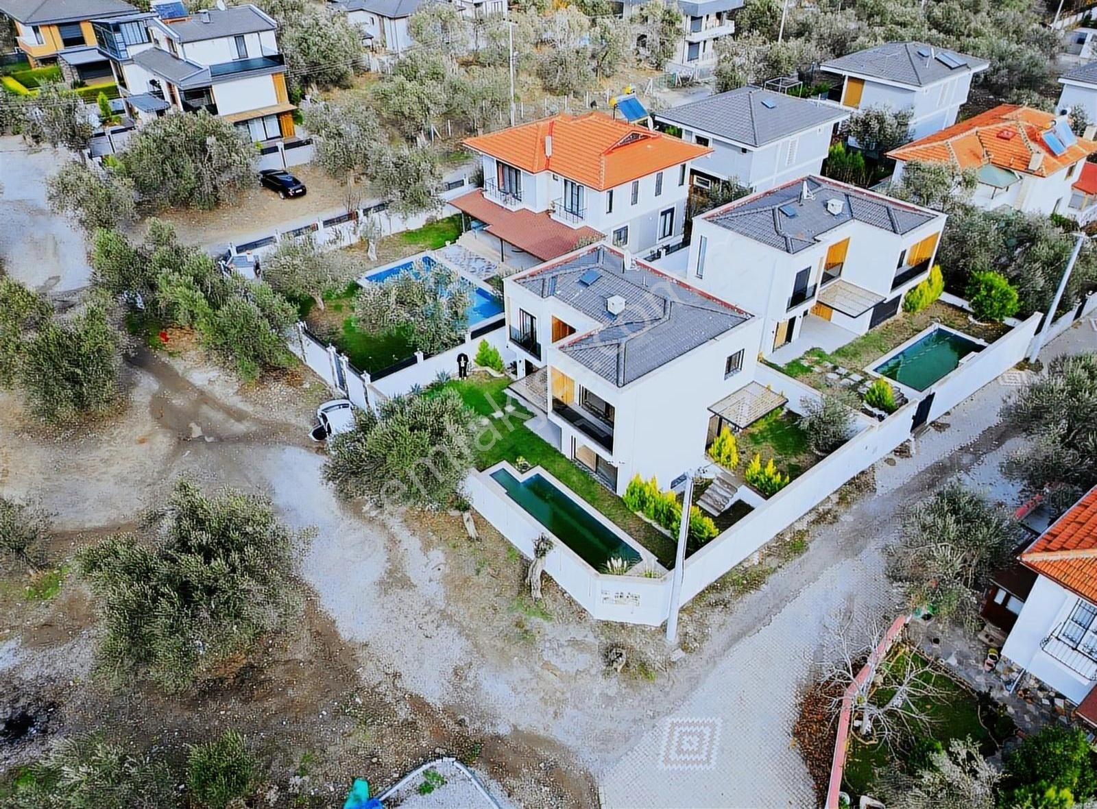 Gürede Lüks, Tam Müstakil Villa 5+2 Havuzlu Saunalı 300m2 Bahçe - Görsel 2