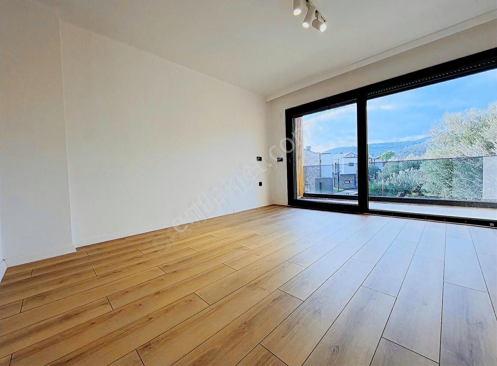 Gürede Lüks, Tam Müstakil Villa 5+2 Havuzlu Saunalı 300m2 Bahçe - Görsel 10