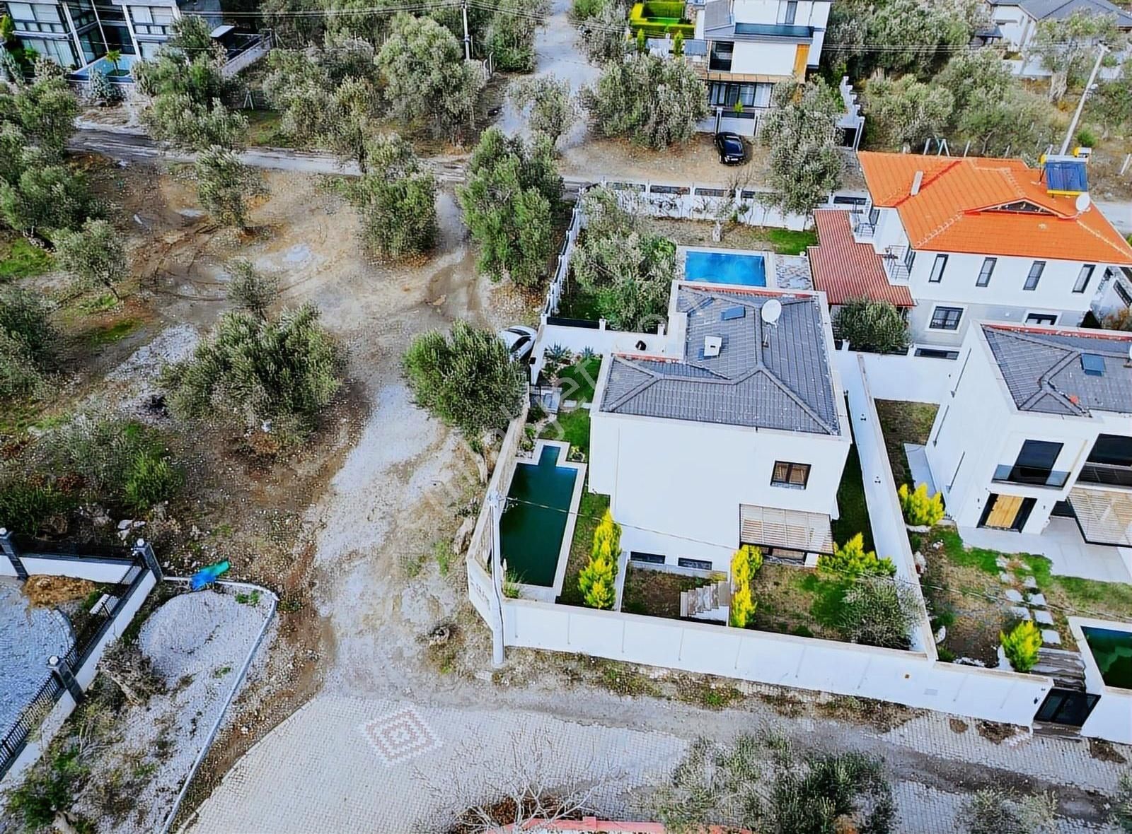 Gürede Lüks, Tam Müstakil Villa 5+2 Havuzlu Saunalı 300m2 Bahçe - Görsel 16
