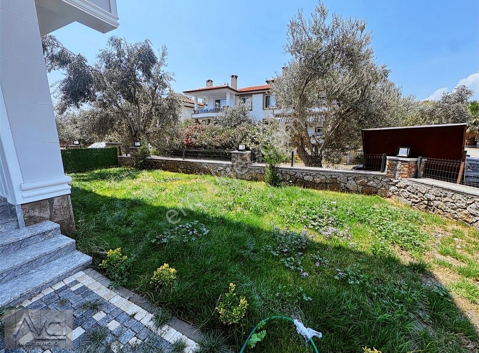 Avcı'dan Altınoluk Denize 250mt Manzaralı 3+1 Tripleks Villa - Görsel 11