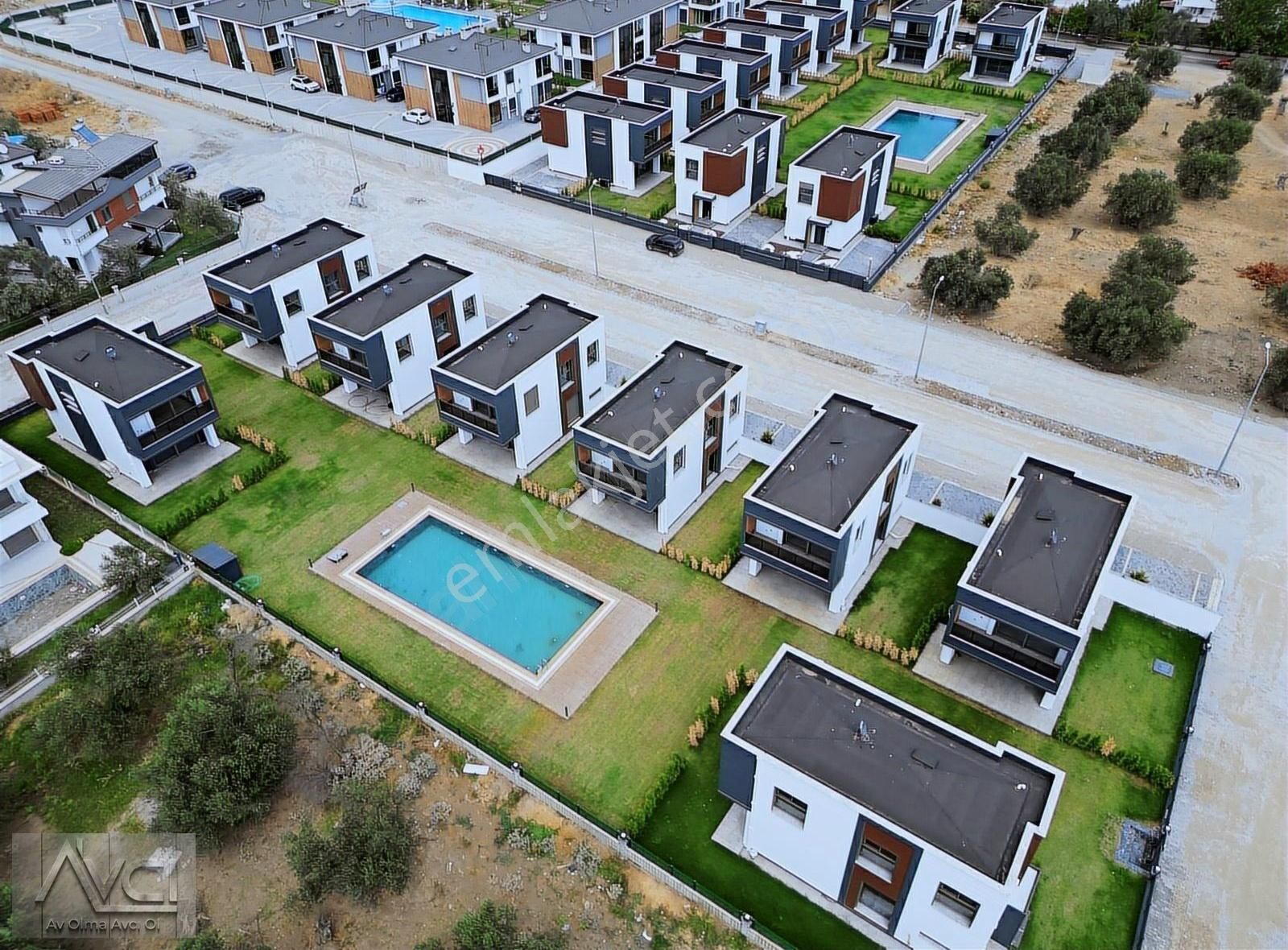 Avcı'dan Güre Özel Tasarım Havuzlu Bahçeli 3+1 Lüks Villa - Görsel 3