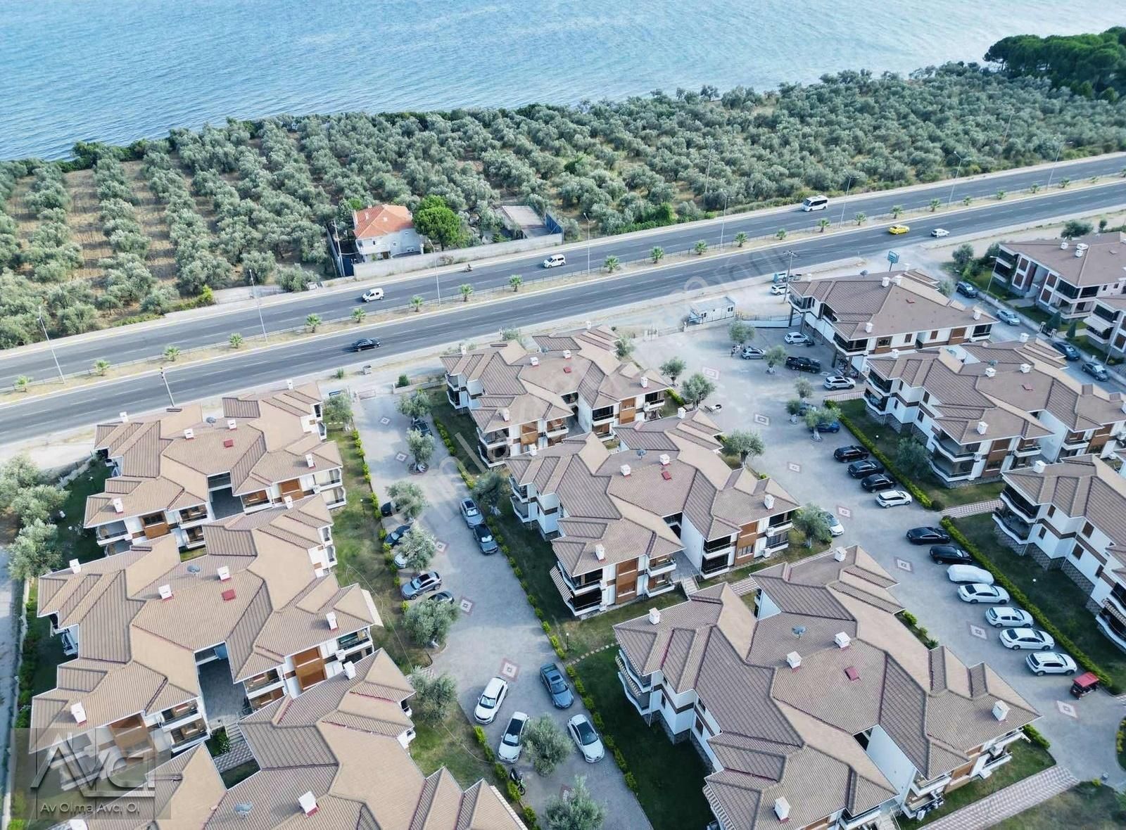 Avcı'dan Altınoluk Havuzlu Site Otopark Denize Sifir Villa Tipi - Görsel 7
