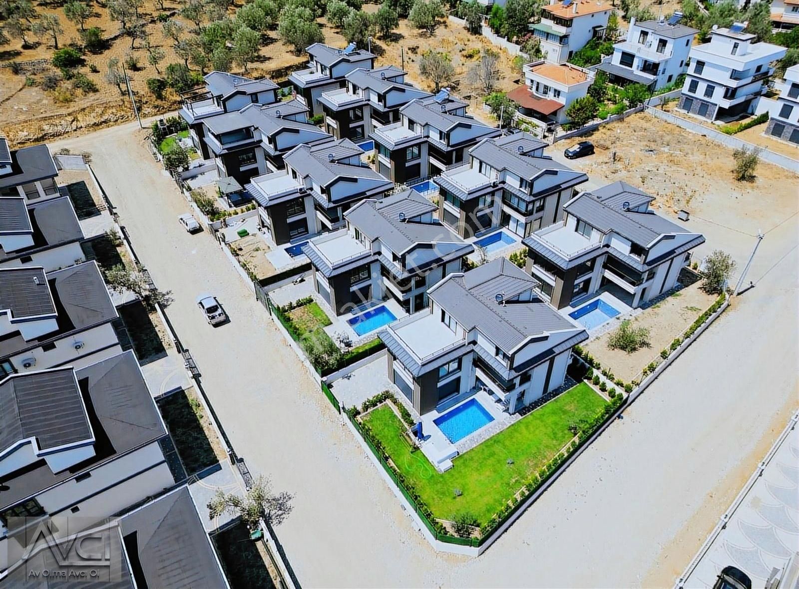 Avcı'dan Güre Ferah Mimarili Akıllı Sistemli Tripleks 5+1 Villa - Görsel 15