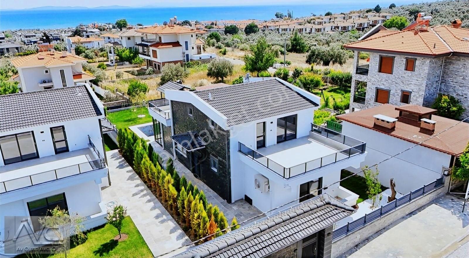 Avcı'dan 550m2 Arsa Deniz Manzaralı, Havuzlu, Müstakil 4+1 Villa - Görsel 2