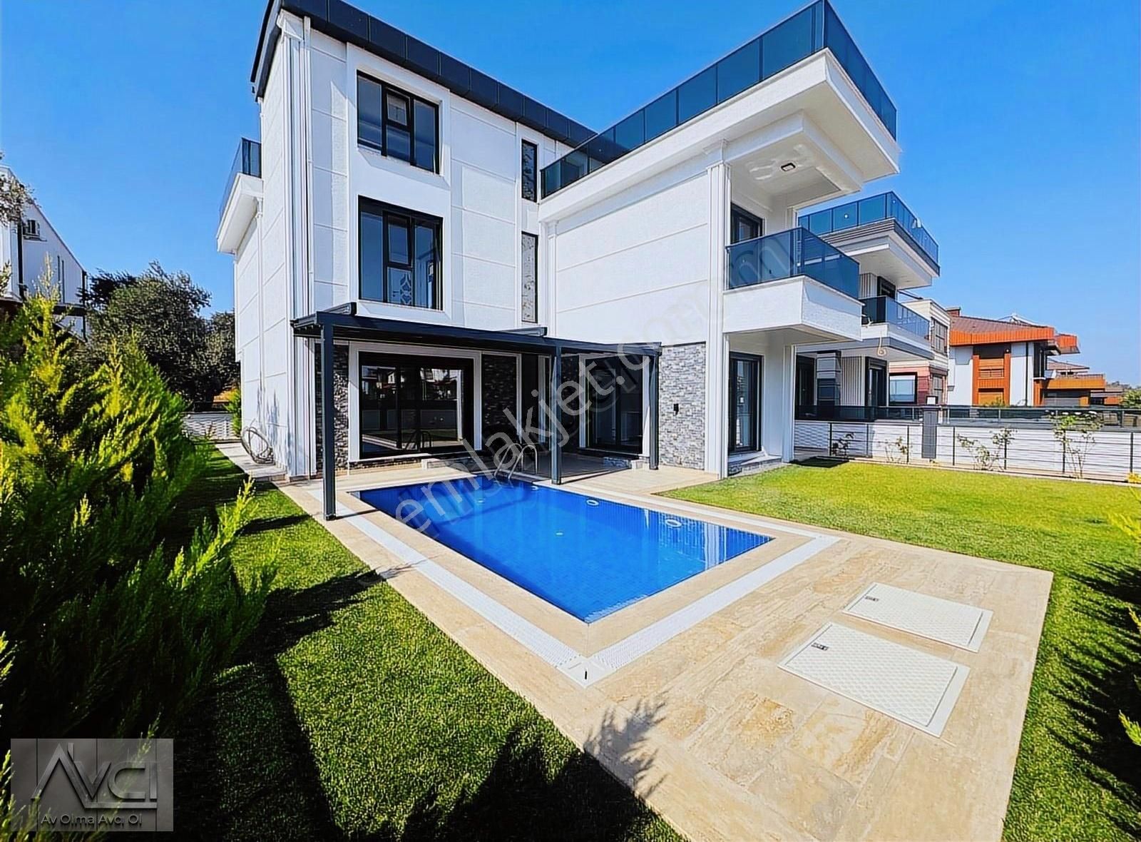 Avcı'dan Güre Kapalı Otopark 5+1 Havuz Teras Manzara Tripleks