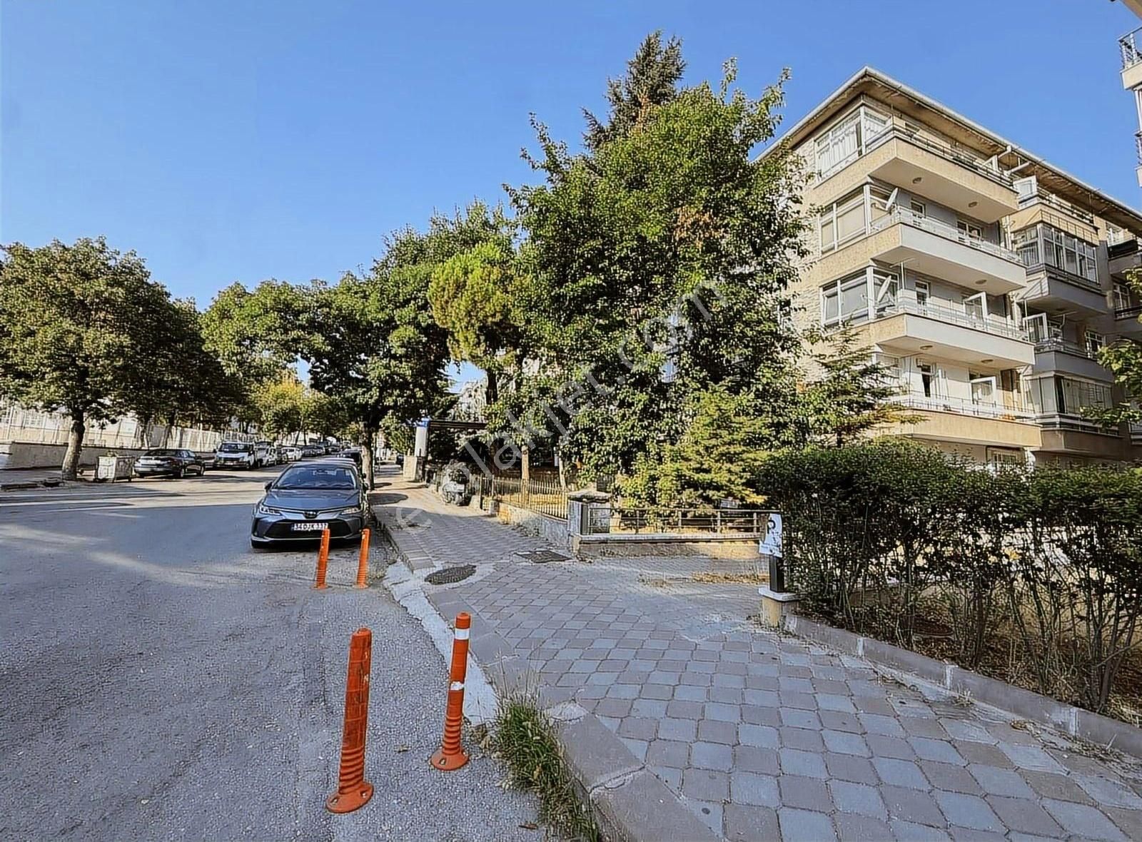 Bahçe Kullanımlı Satılık 3+1 Daire
