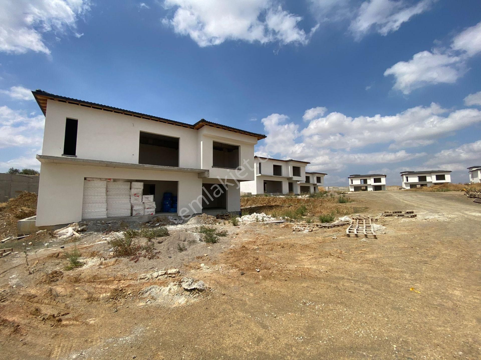 Cb King'den Edremit Yolu Üzerinde 5+1 Satılık Villa - Görsel 2