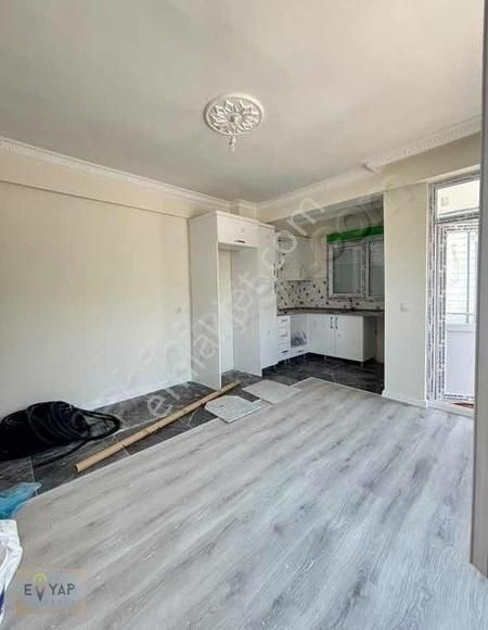 Kütükçü'de Katta Asansörlü 1+1 Fırsat Daire