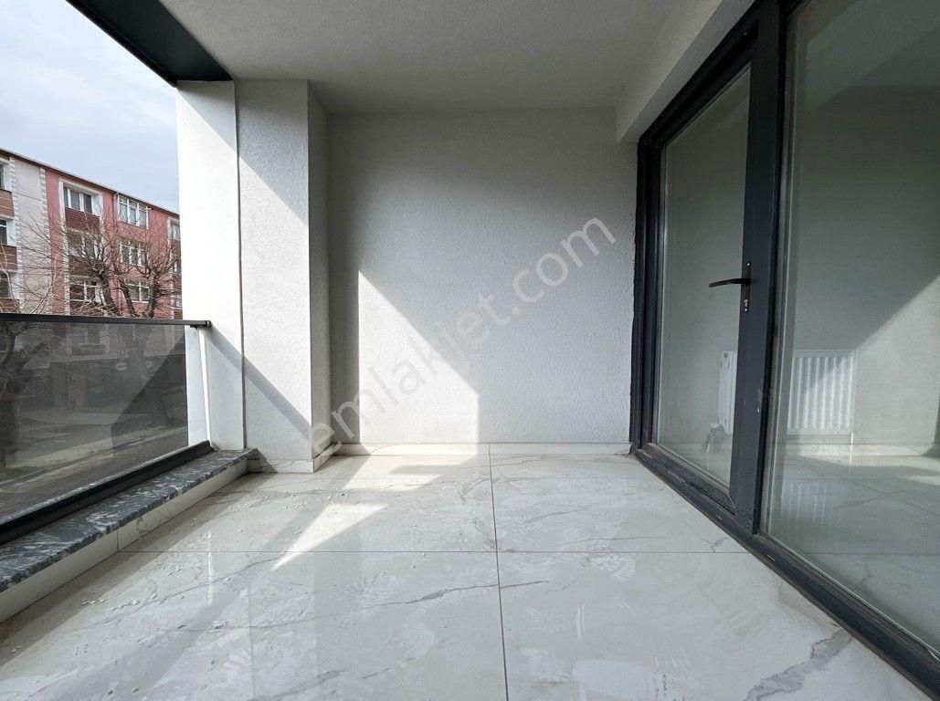 Reşit Paşa Caddesinde E5 E Yakın Sıfır Son 3+1 Çift Balkonlu!!! - Görsel 9