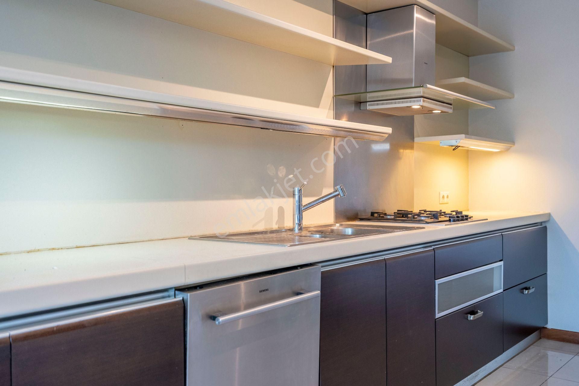 Ortaköy Palanga Caddesi'nde Boğaz Manzaralı Bahçe Katı - Görsel 26