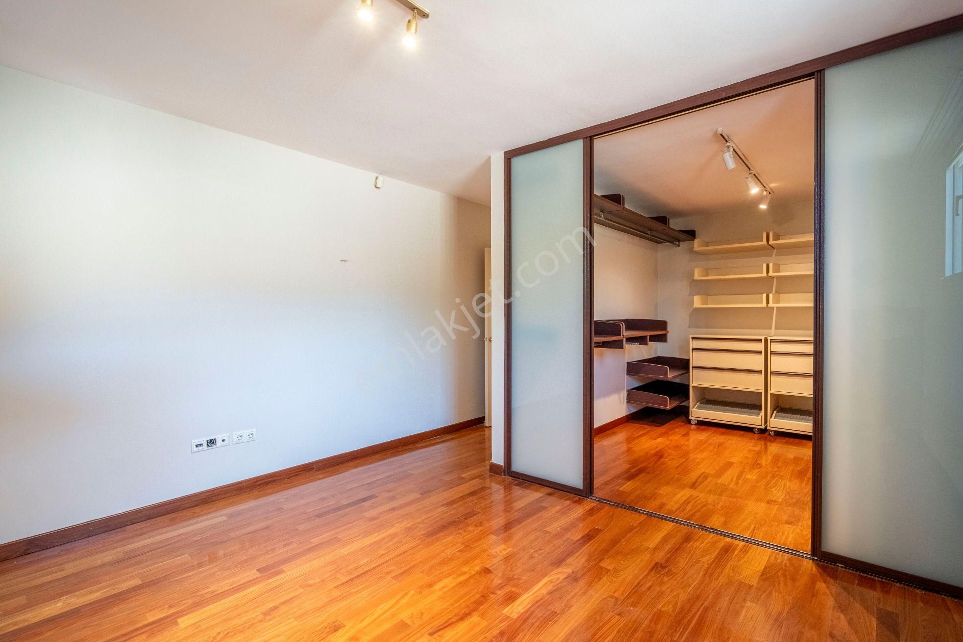 Ortaköy Palanga Caddesi'nde Boğaz Manzaralı Bahçe Katı - Görsel 17