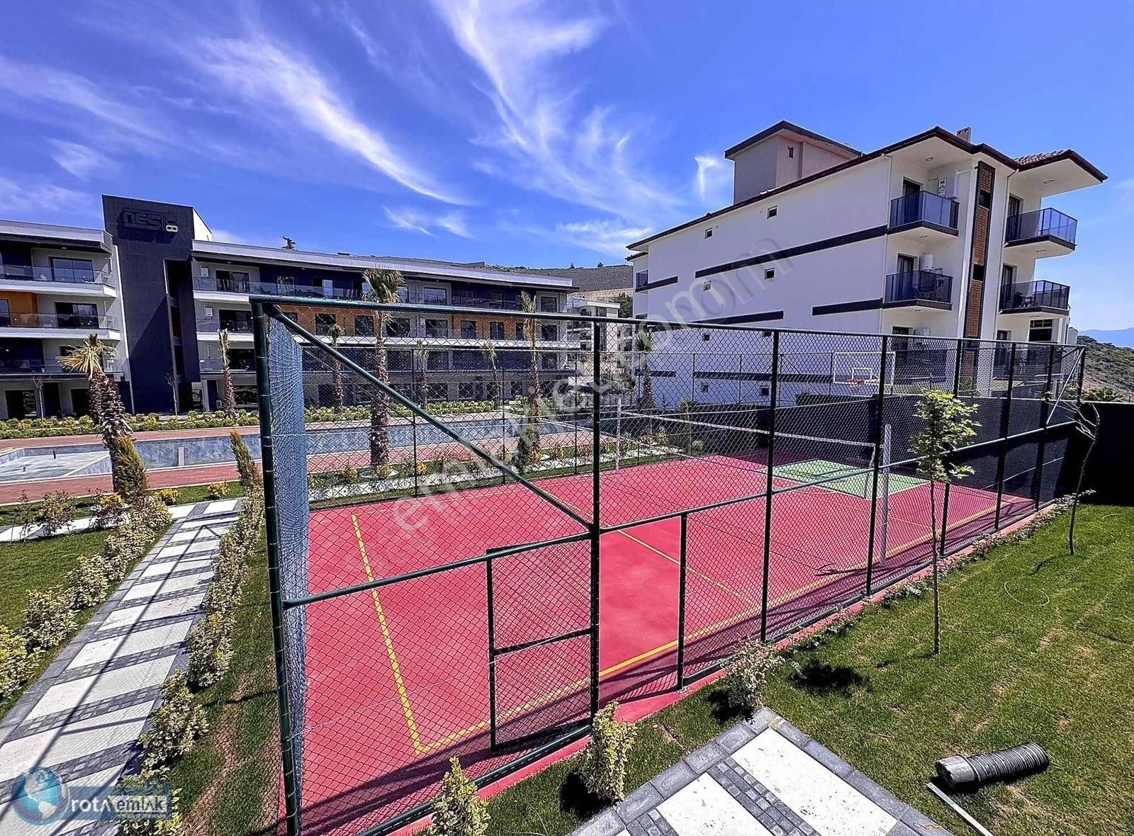 Kuşadası'nda Yüksek Donatılı Lüks Daire