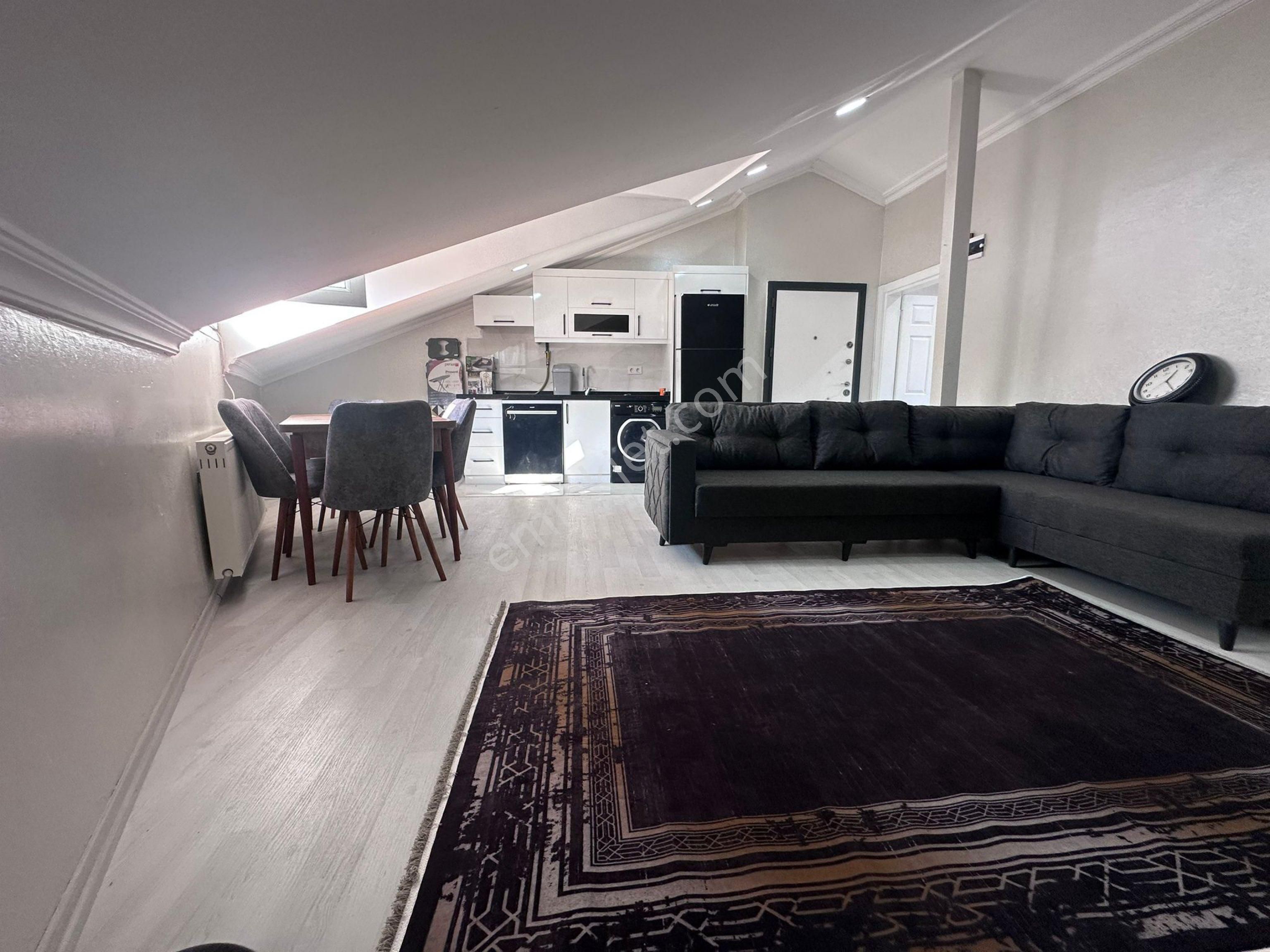 Kiralık 1 + 1 Daire Full Eşyalı Metro Metrobüse Yakın Yeni Binada Asansörlü