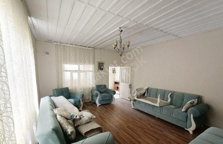 Pirlibey Mahallesinde Satılık Bahçeli Müstakil Ev - Görsel 2