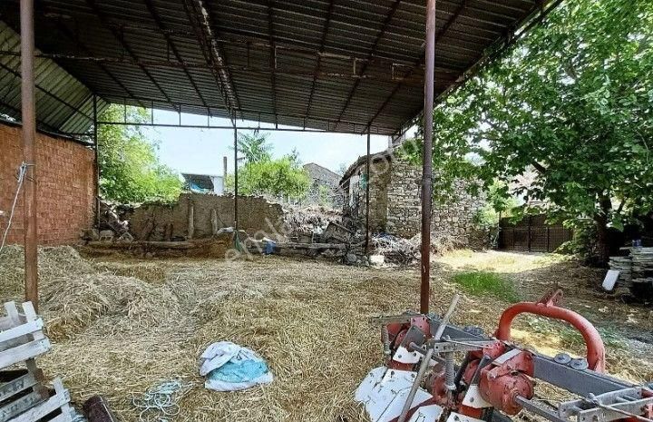 Pirlibey Mahallesinde Satılık Bahçeli Müstakil Ev - Görsel 24