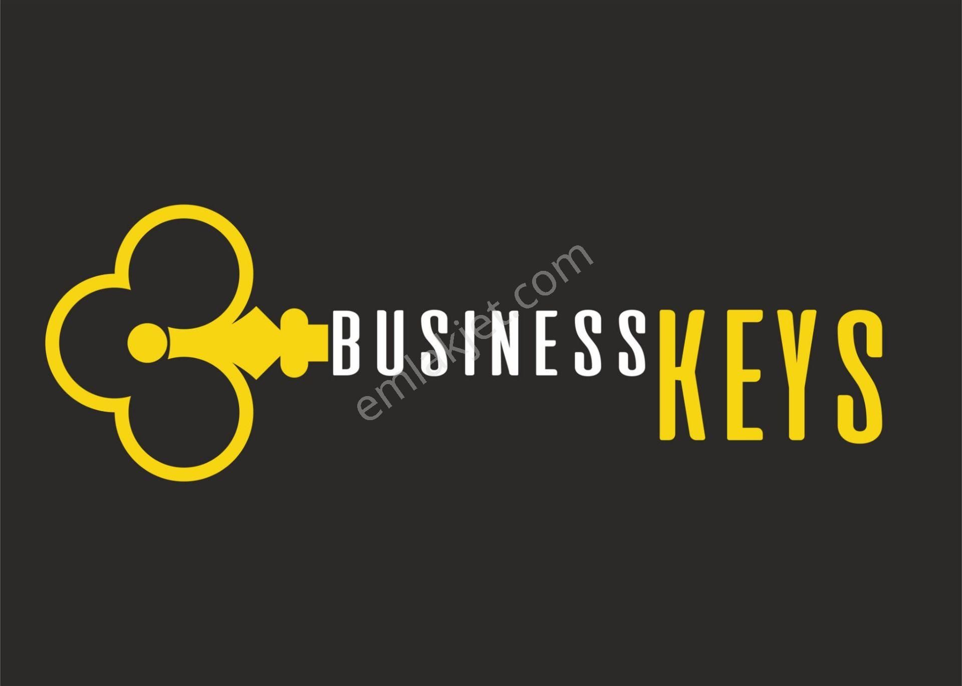 Business Keys'ten Kışla Yolu Üzerinde Eşyalı 1+1 Balkonlu Fırsat Daire