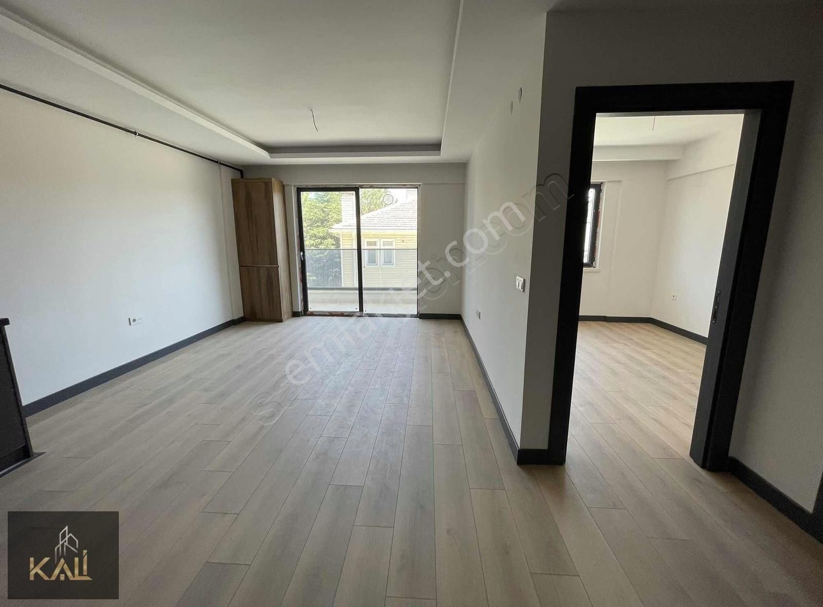 İncek'te Satılık Bulvara Yakın 1+1 Lüx Daire Kali A.ş