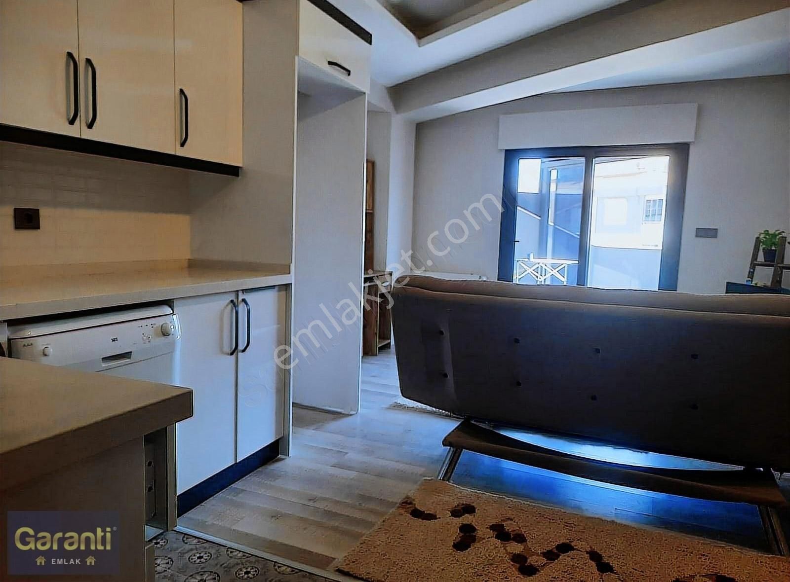 Balçova Teleferik Mah 1+1 Eşyalı Arakat Kiralık Daire