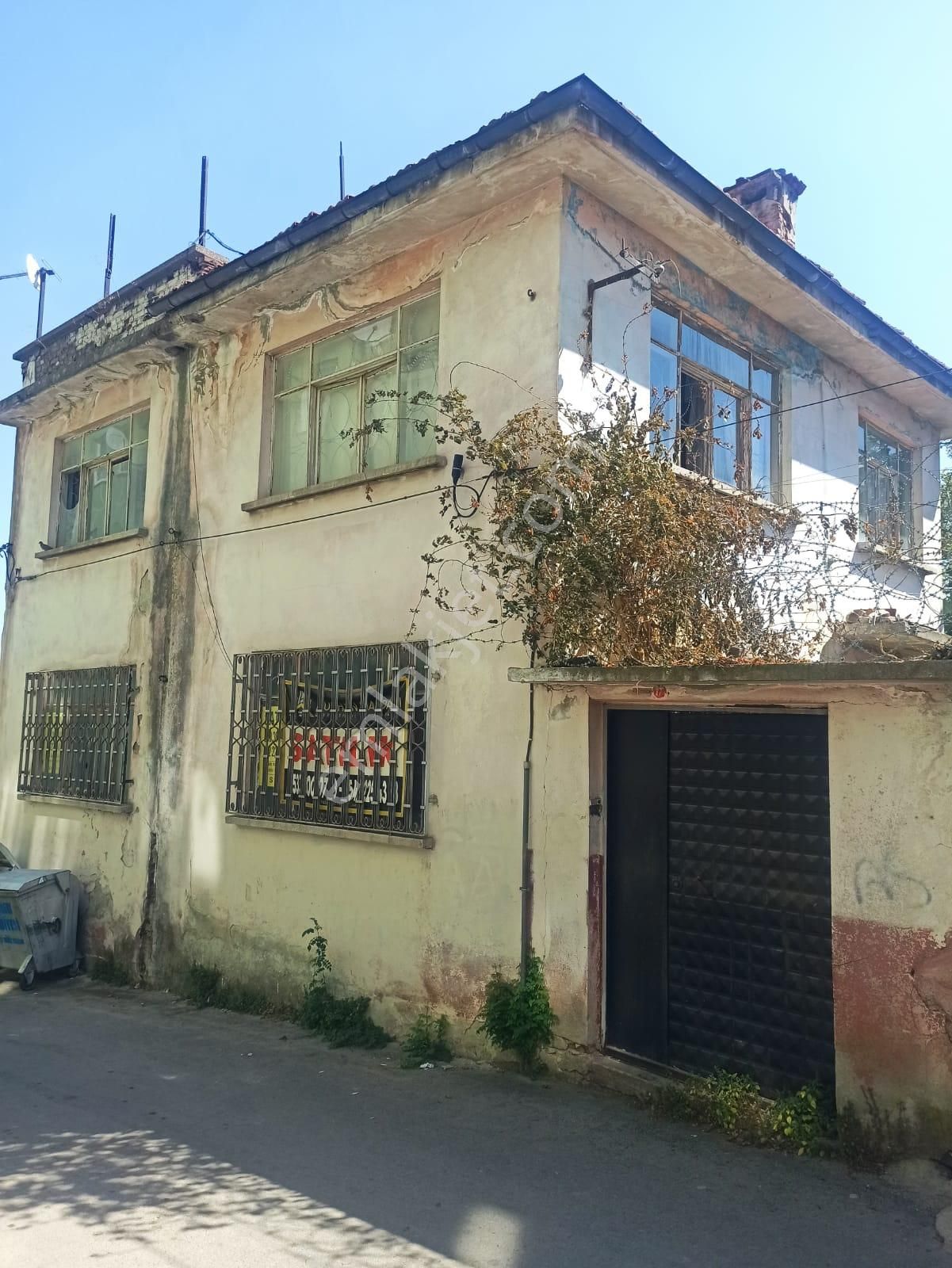 Bursa Yıldırımda Satılık Müstakil Bina Ve Arsası