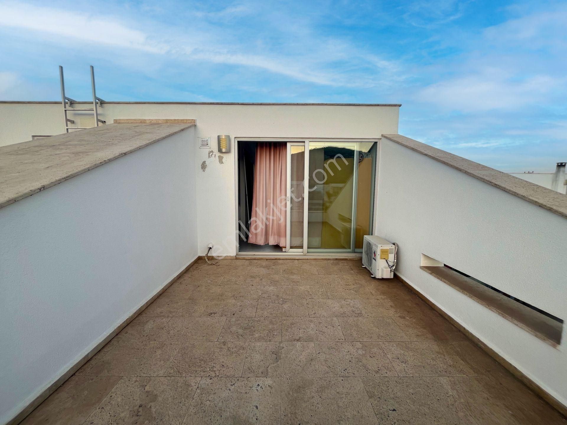 Kıyıkışlacık'ta Havuzlu Özel Sitede Satılık 2+1 Dubleks Villa - Görsel 25