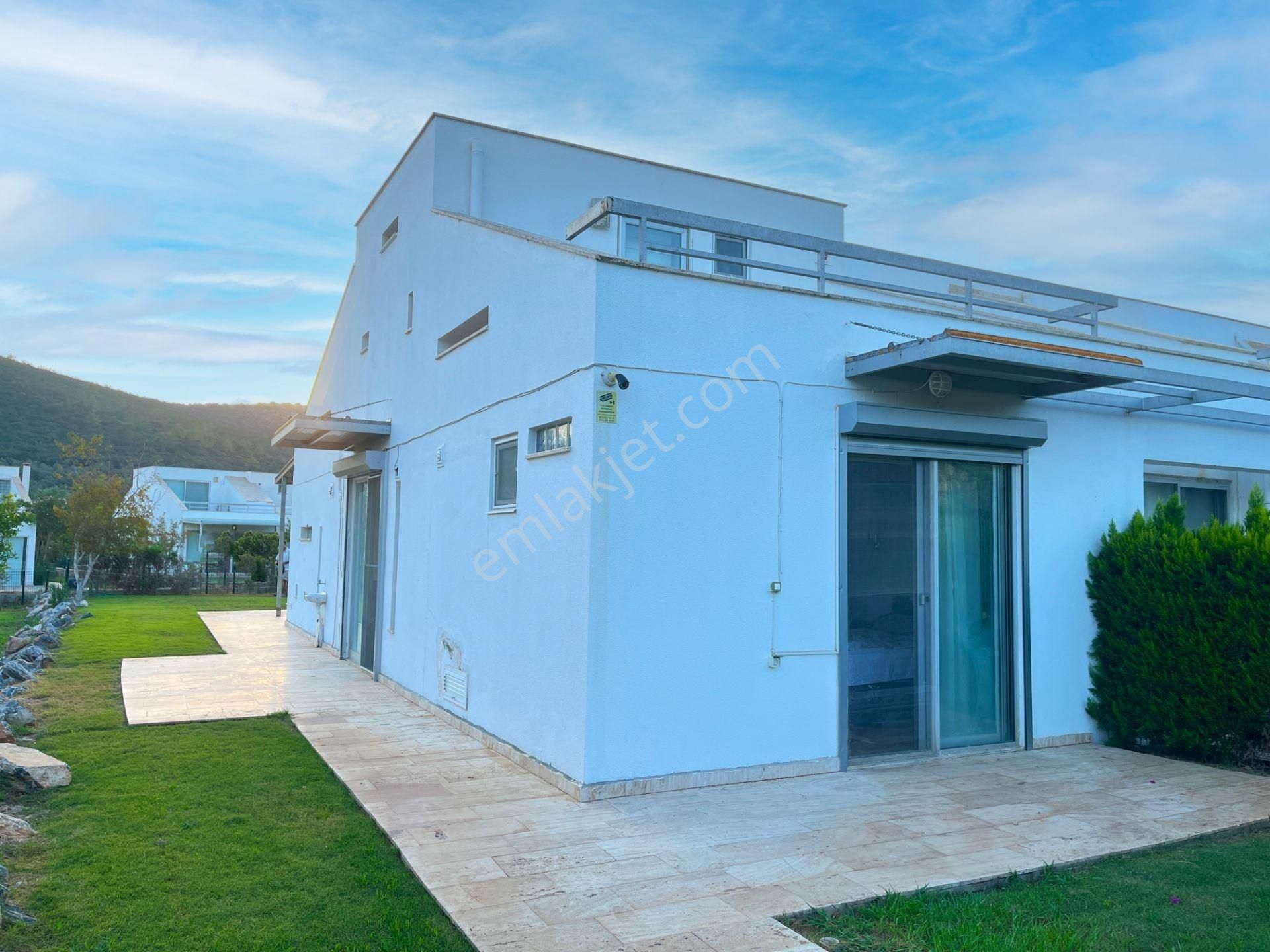 Kıyıkışlacık'ta Havuzlu Özel Sitede Satılık 2+1 Dubleks Villa - Görsel 7
