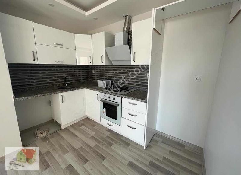 Çarkıpare'de 2+1 Kombili Geniş Kiralık Daire
