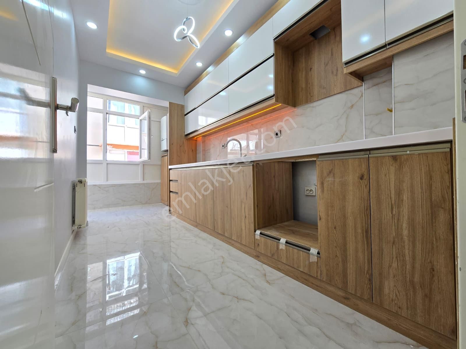 30 Ağustos Mah Satılık 3+1 Arakat Kilerli Yapılı Daire