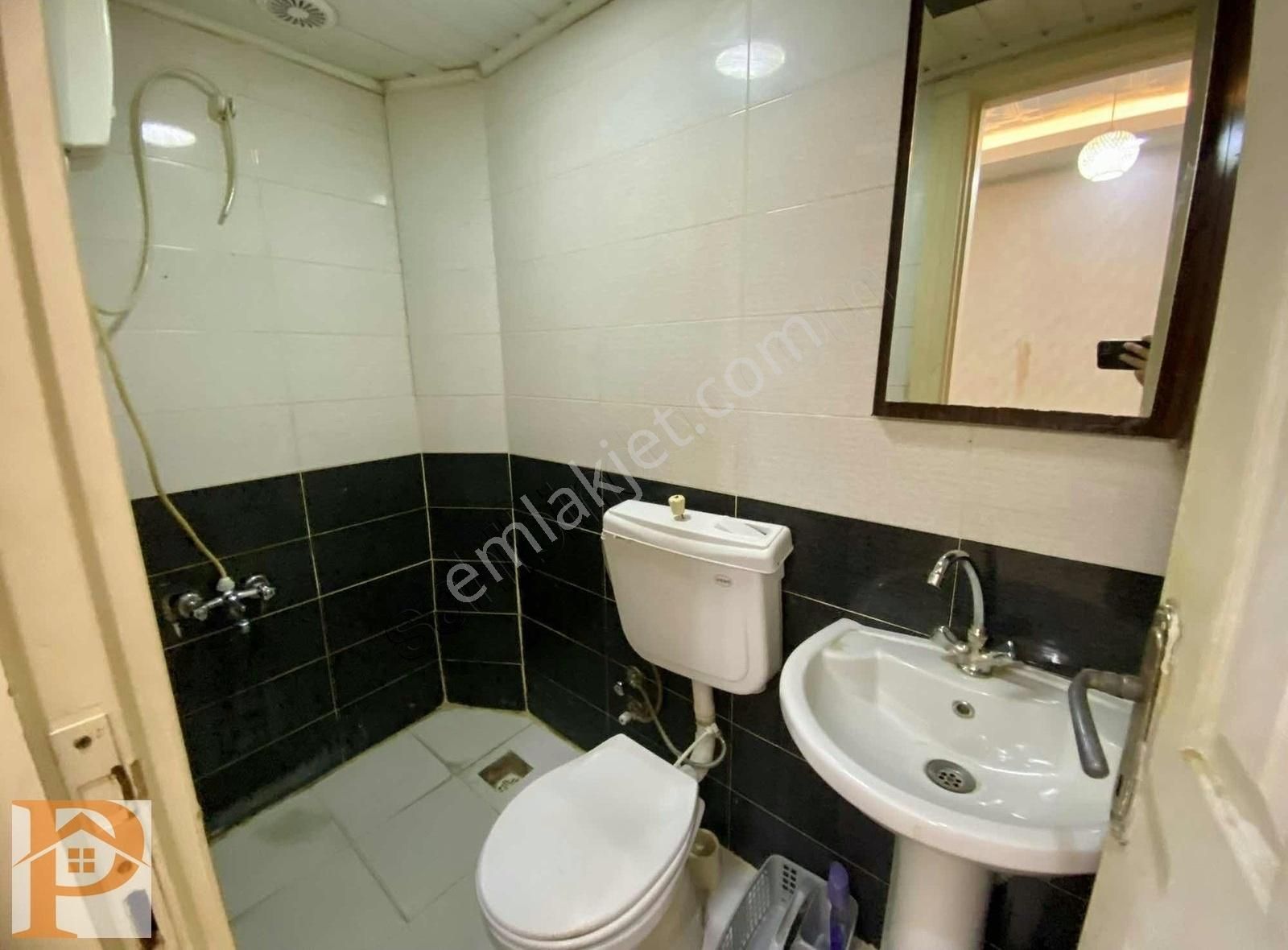 Tıp Fakültesi'nin Dibinde Kiralık 1+1 Balkonlu Daire