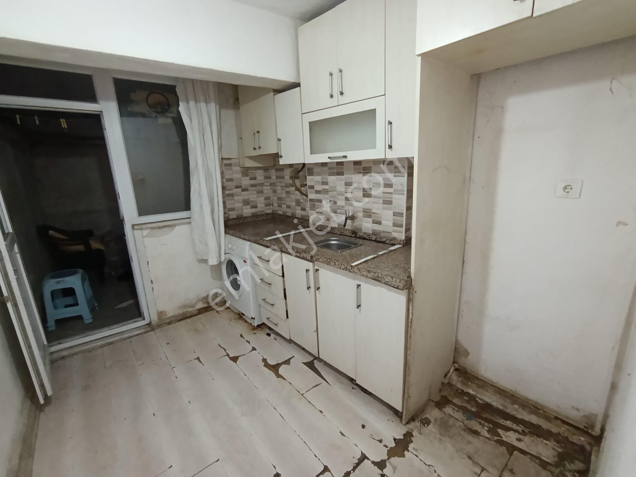 Kira Karşılığında Tadilatı Açık Daire 2+1 Kiralık Daire Çirçindere caddesi'nde