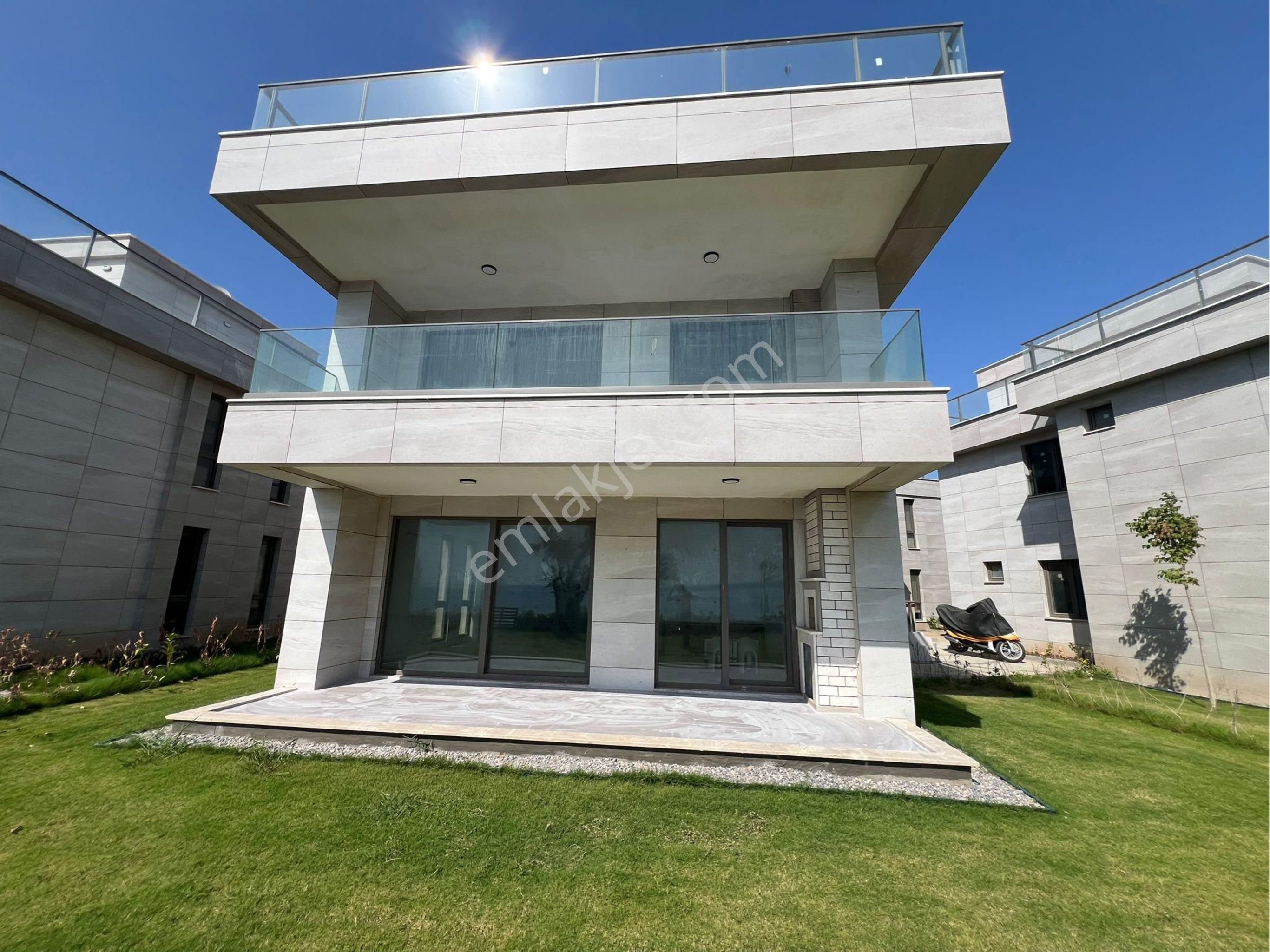 🩷cemre Emlaktan Altınoluk'da Denize Sıfır Satılık 5+1 Villa🩷 - Görsel 24