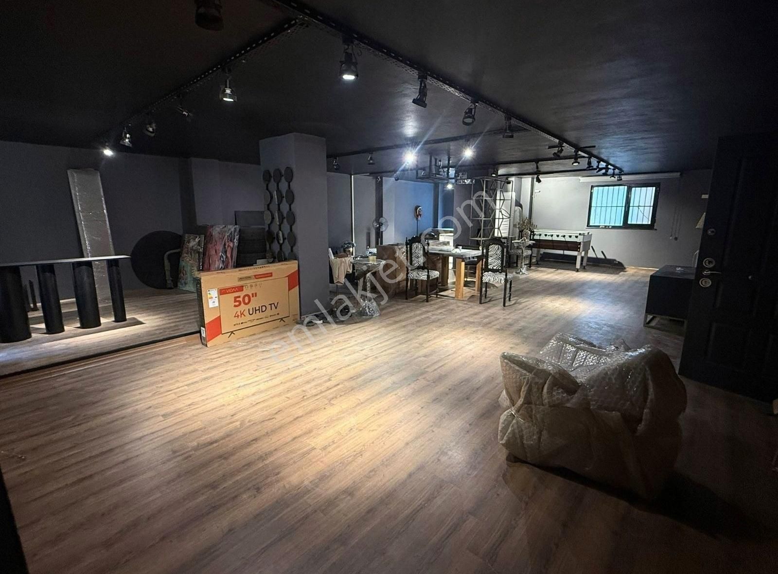 Ümraniye Nato Yolunda Çok Amaçlı Kullanıma Devren Kiralık Ofis