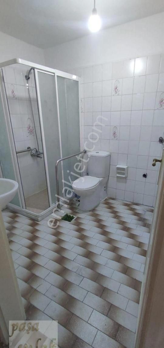 Abidinpa Kayalar Sokak'ta 3+1-orta Kat-ön
