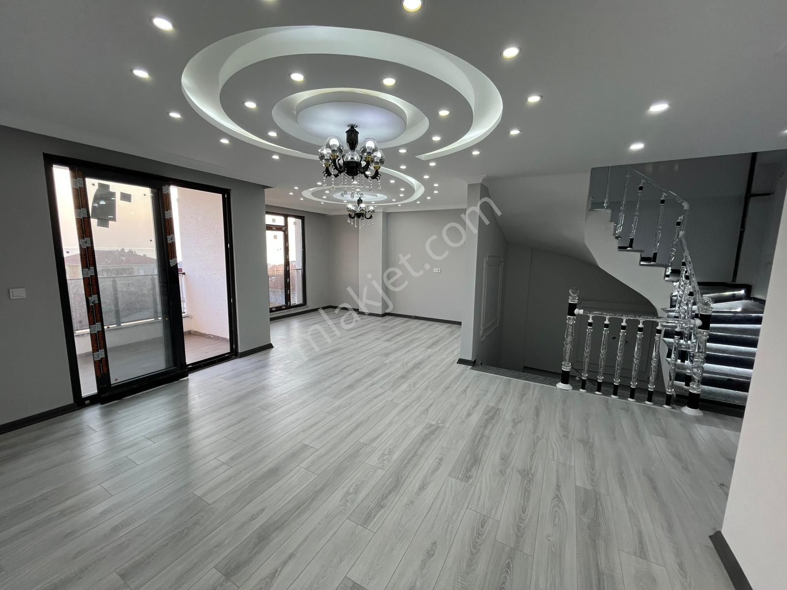 Yenimahalle'de Eşsiz Deniz Manzaralı 8+2 Yeni Nesil Lüks Villa - Görsel 3