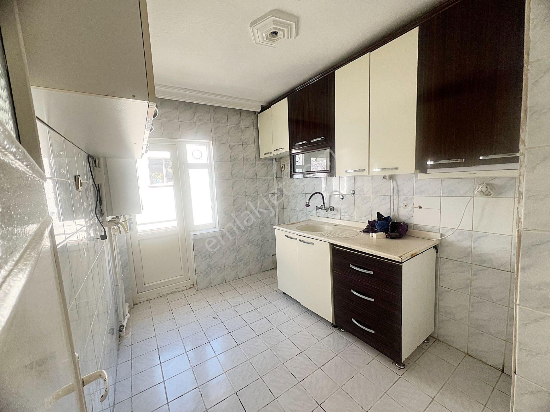 Cihandan Ergenekon Karabük Sokakta Kiralık Ankara Cephe 3+1